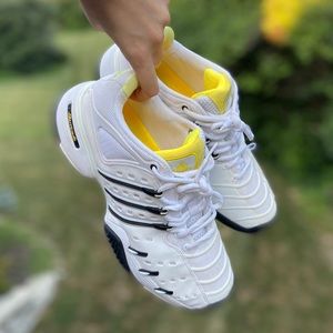 Adidas Tennis Barricade Shoes Size 8.5